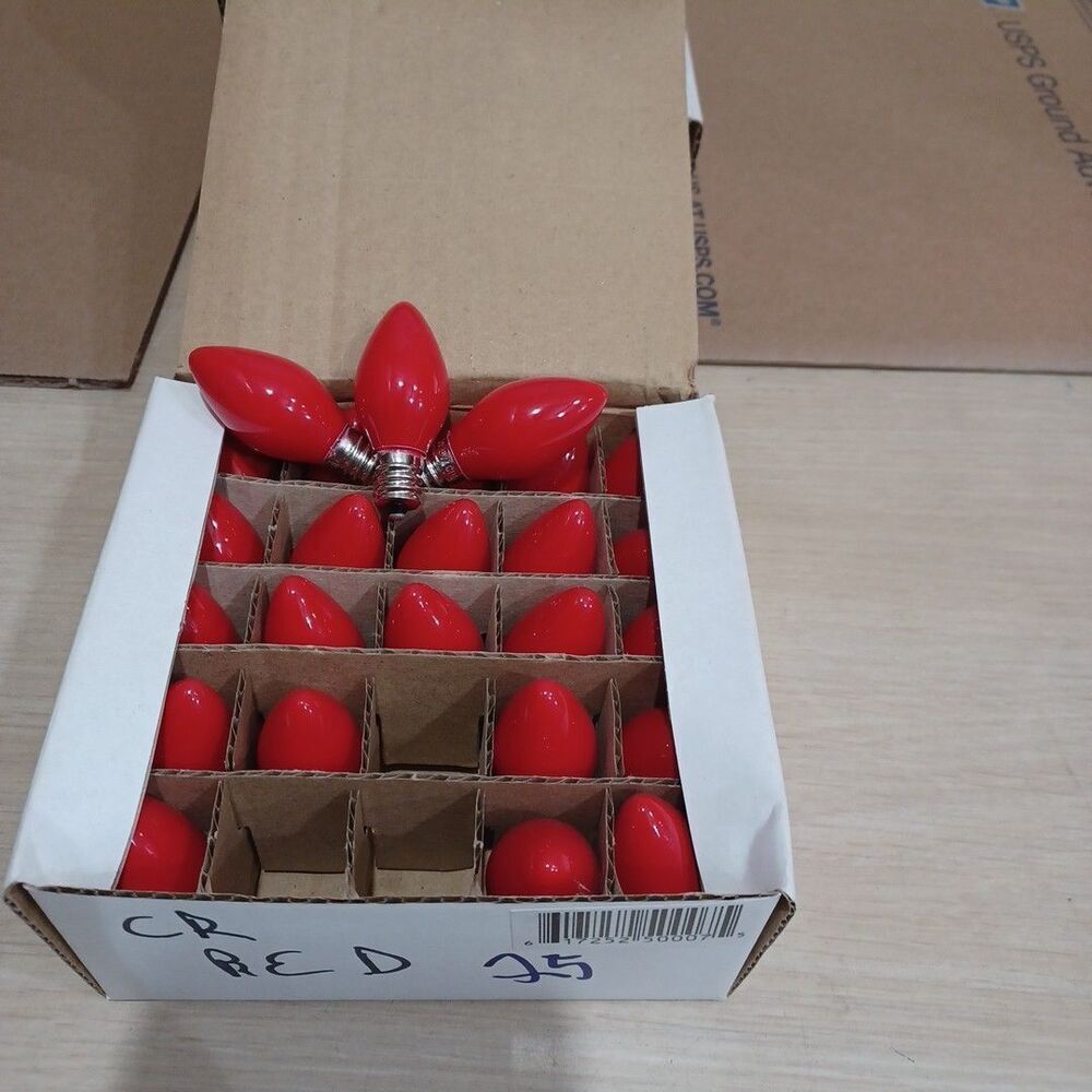 C7 5W Red Box of 25 Replacement Bulbs Opaque  120v NOS Light Show Craft